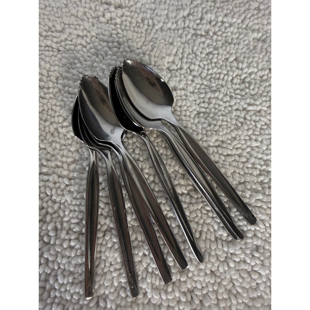 WM Rogers Mfg Co Stainless USA Grapefruit Spoons Set of‎ 8 Serrated Edge